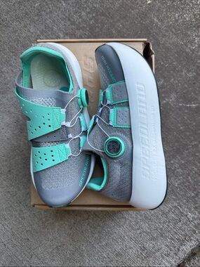 Speedland Women's Athletic Shoes in Gray and Teal